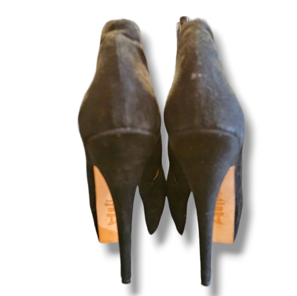 Suede platform pumps. 5 Inch Heel. Inside Zipper. Size 10 - Picture 4 of 12